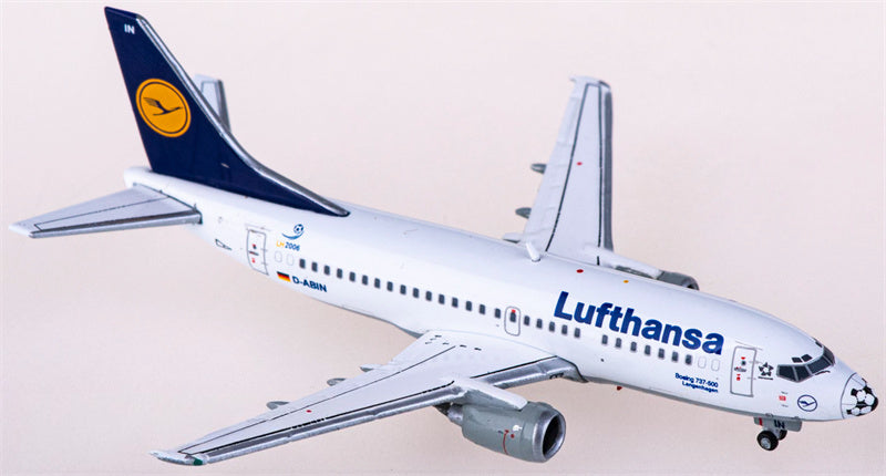 JC Wings Lufthansa Boeing 737-500 D-ABIN 1:400 Diecast Model view 4