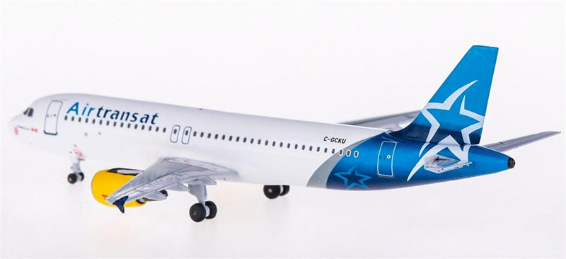 AeroClassics Air Transat Airbus A320 C-GCKU 1:400 Diecast Model view 3