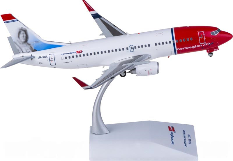 JC Wings Norwegian Air Shuttle Boeing 737-300 LN-KHA 1:200 Diecast Model view 2