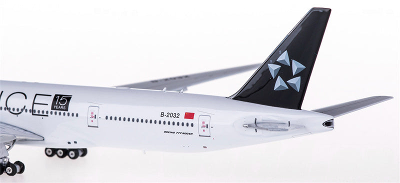 Phoenix Air China for Boeing 777-300ER B-2032 star 1:400 Airplane Pre-built Airliner Model Display