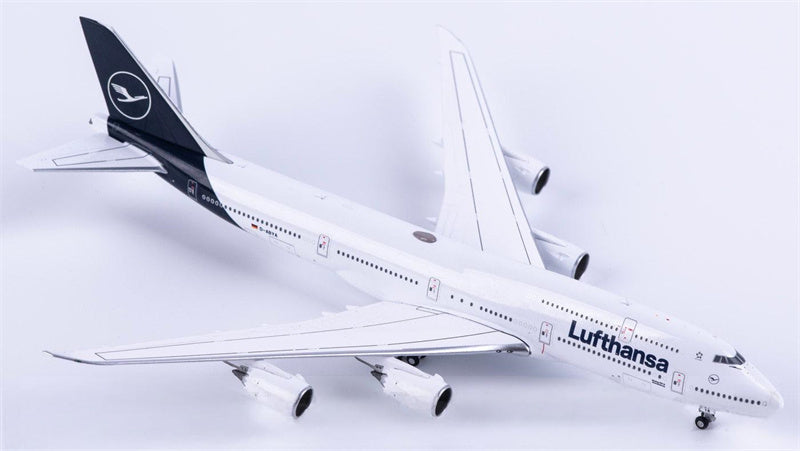 Geminijets Lufthansa Boeing 747-8 D-ABYA 1:400 Diecast Model view 4