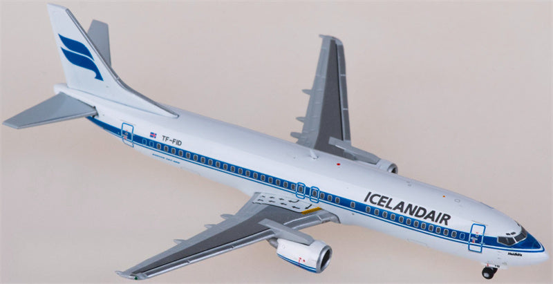 JC Wings Icelandair Boeing 737-400 TF-FID 1:400 Diecast Model view 4