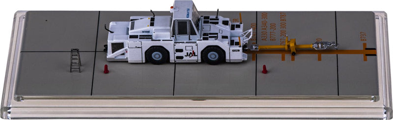 JC Wings JAL WT500E Towing Tractor 1:200 Accessory Model view 1