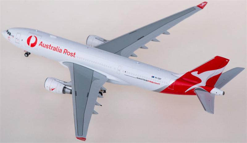 JC Wings Qantas Freight Airbus A330-200P2F VH-EBF 1:400 Diecast Model view 3