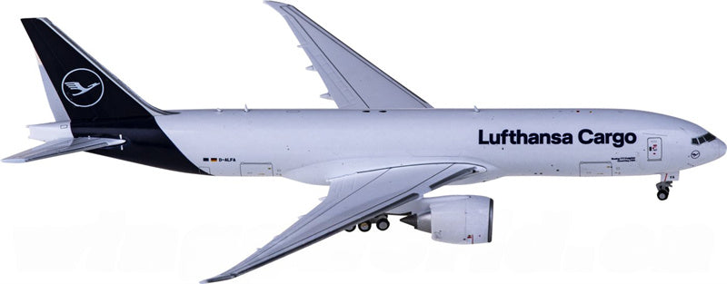 Geminijets Lufthansa Cargo Boeing 777-200LRF D-ALFA 1:400 Diecast Model view 3