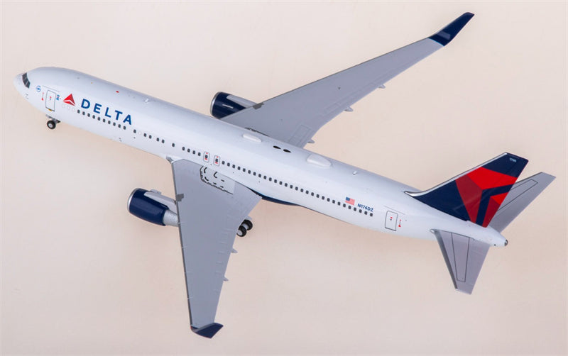 Panda Model Delta Airlines for Boeing 767-300ER N176DZ 1:400 Airplane Pre-built Airliner Model Display
