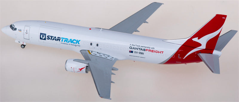 JC Wings Qantas Boeing 737-400SF VH-XNH 1:200 Diecast Model view 2