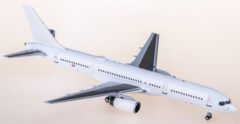 NG Models 1:200 USAF Boeing 757-200 C-32B 932132 Diecast Model view 4