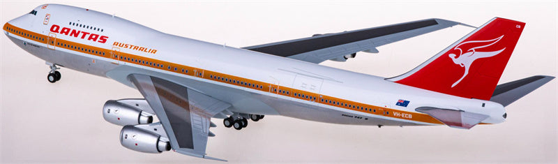 Geminijets Qantas Boeing 747-200B VH-ECB 1:200 Diecast Model view 2