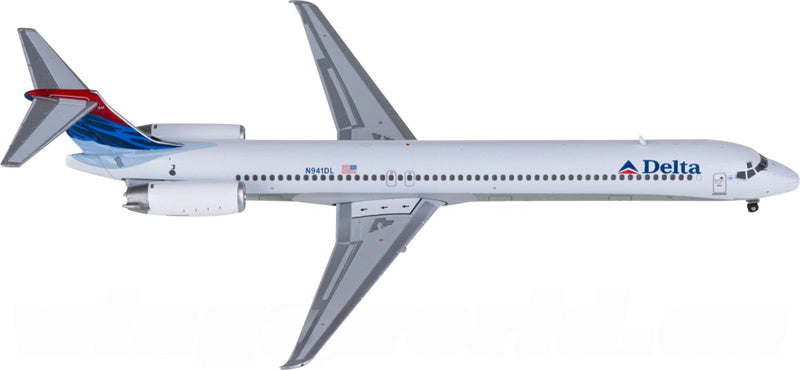 Geminijets Delta Air Lines for McDonnell Douglas MD-88 N941DL 1:400 Airplane Pre-built Airliner Model Display