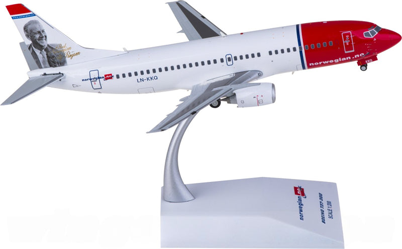 JC Wings Norwegian Air Shuttle Boeing 737-300 LN-KKQ 1:200 Diecast Model view 2