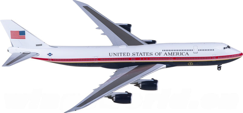 NG Models USAF Boeing 747-8 VC-25B 30000 1:400 black red white livery view 1
