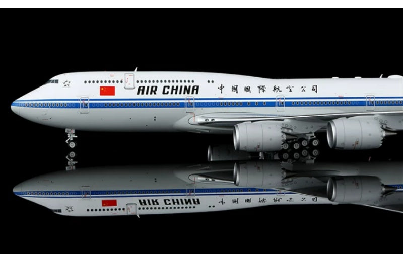 SQ Wings 1:200 Air China B747-8I B-2482 Standard Edition DIECAST Model