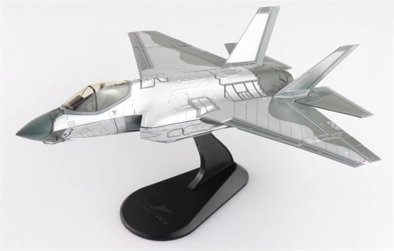 HOBBY MASTER F-35C Mirror Coating XE-100/168733 US Navy August 2022 1:72 Airplane Pre-built Model