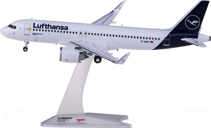 Herpa Lufthansa Airbus A320neo D-AINO 1:200 Diecast Model view 2