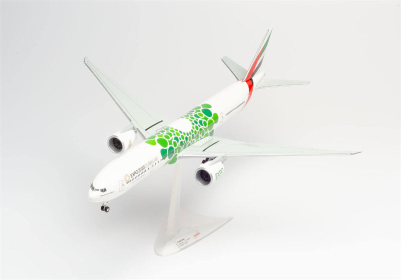 Herpa 1:200 Emirates Boeing 777-300ER A6-ENB ABS Model