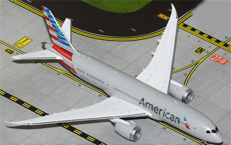 Geminijets American Airlines Boeing 787-8 N808AN 1:400 Diecast Model view 1