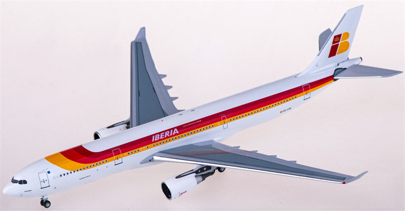 AeroClassics Iberia Airbus A330-300 EC-LXK 1:400 Diecast Model view 4