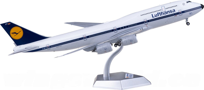 SQ Wings Lufthansa Boeing 747-8 D-ABYT 1:200 Diecast Model view 2