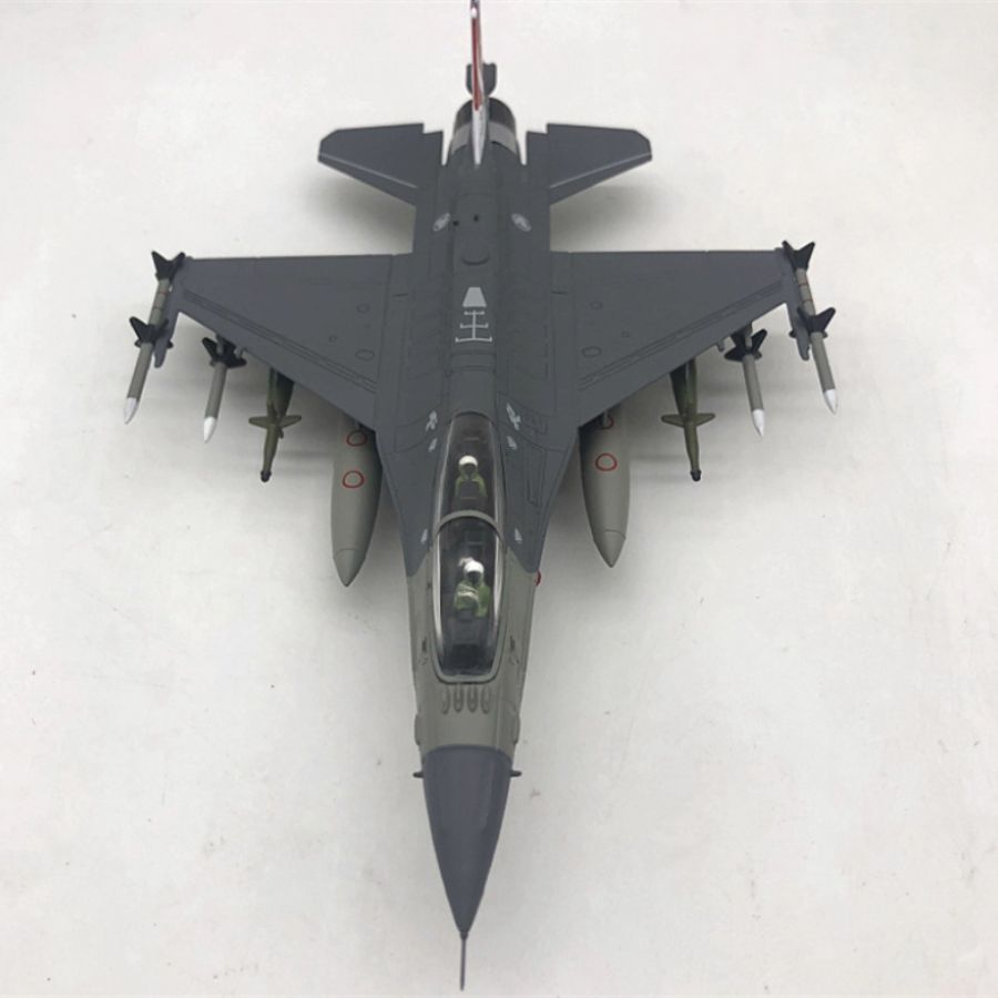 FLOZ F16D Singapore Air Force fighter jet 1:72 Aircraft Pre-built Model