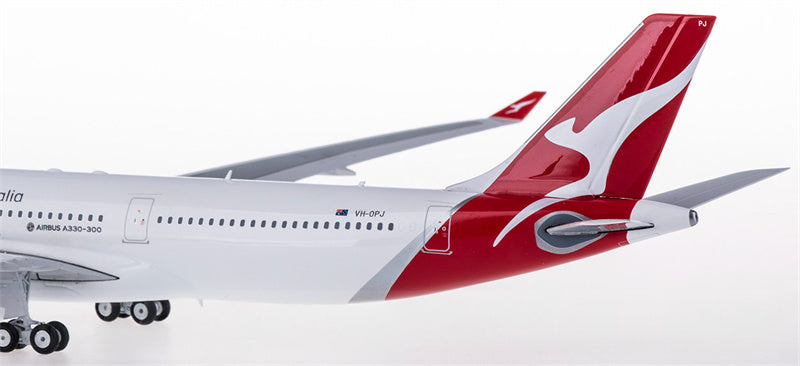 Phoenix Qantas for Airbus A330-300 VH-QPJ 1:200 Airplane Pre-built Airliner Model Display