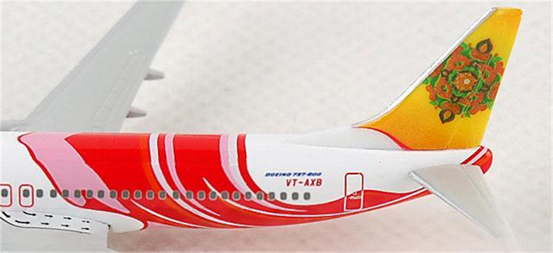 Hogan Air India Express Boeing 737-800 VT-AXB Limited Edition 1:500 Diecast Model view 4