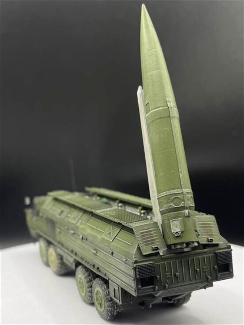 AM Soviet Guard Spider (SS-23) Oka Tactical Ballistic Missile Pure green coating 1:72 Tank Pre-built Model