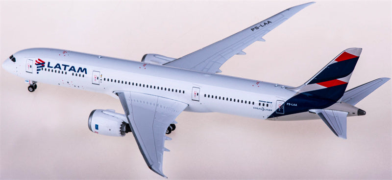 Phoenix LATAM for Boeing 787-9 PS-LAA 1:400 Airplane Pre-built Airliner Model Display