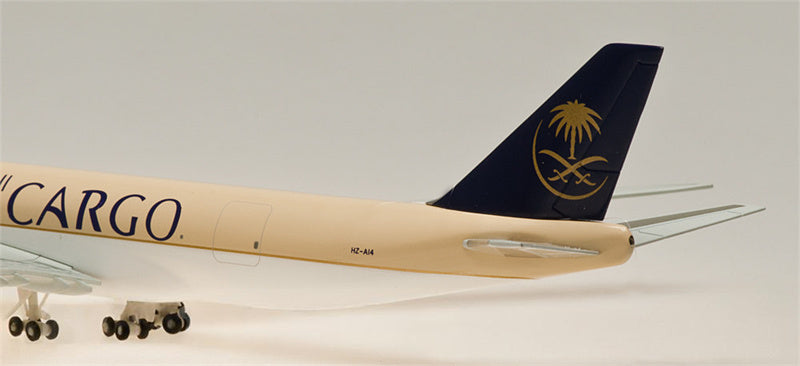 Hogan Saudi Cargo Boeing 747-8F HZ-AI4 1:400 Diecast Model view 5