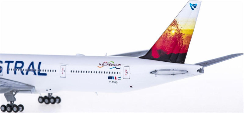 JC Wings Air Austral Boeing 777-300ER F-OSYD 1:400 Diecast Model view 5