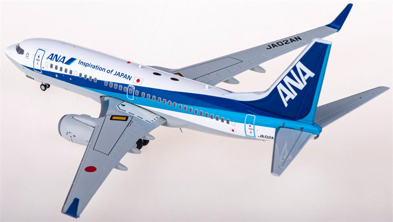 JC Wings ANA Boeing 737-700 JA02AN with Aviationtag 1:200 Diecast Model view 4
