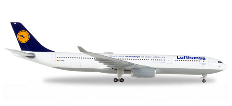 Herpa Lufthansa Airbus A330-300 D-AIKB 1:500 Diecast Model view 1