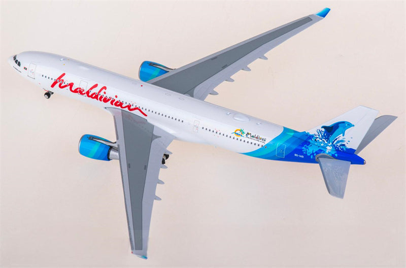 Phoenix 1:400 Maldivian Airbus A330-200 8Q-IAB Model