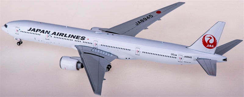 Phoenix Japan Airlines Boeing 777-300 JA8945 1:400 Diecast Model view 4