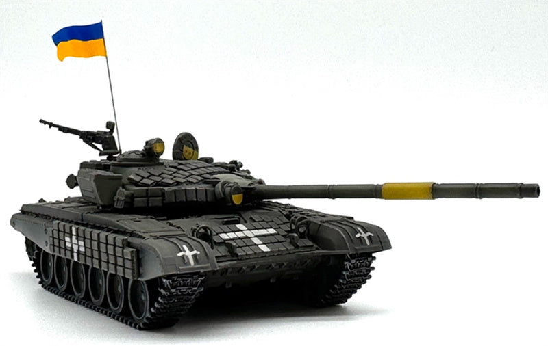 ARTISAN Ukrainian T-72 main battle tank w/ national flag Wearing skirt armor 1:72 Tank Pre-built Model