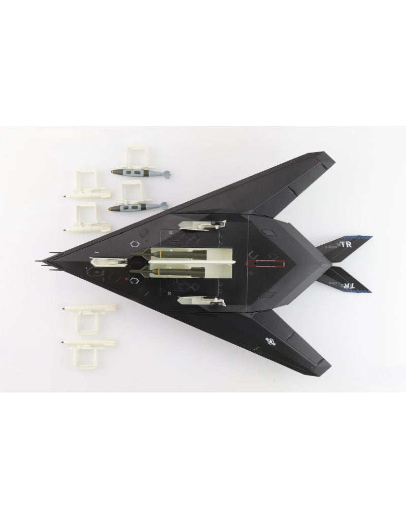HOBBY MASTER US Air Force F-117A Nighthawk 1:72 Model 2022 84-0809