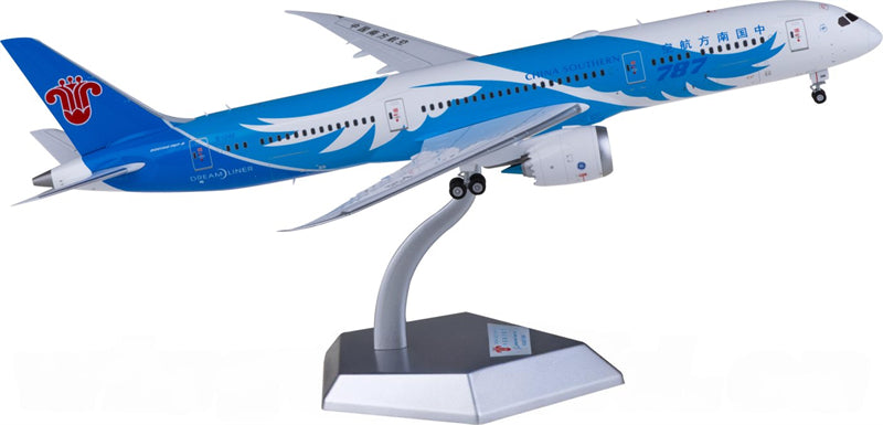 SQ Wings China Southern Boeing 787-9 B-1242 1:200 Diecast Model view 2