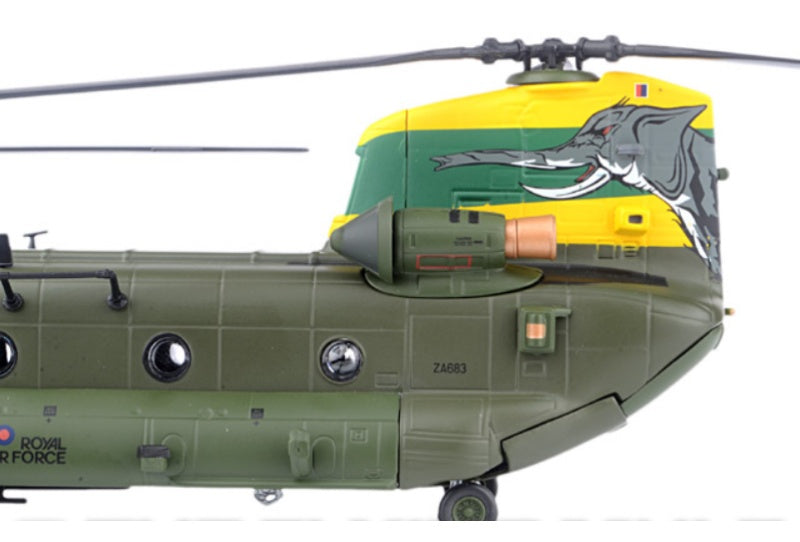 CORGI Boeing Chinook Helicopter HC.4 ZA683 RAF No.27 Squadron 1/72 Aircraft Pre-built Model