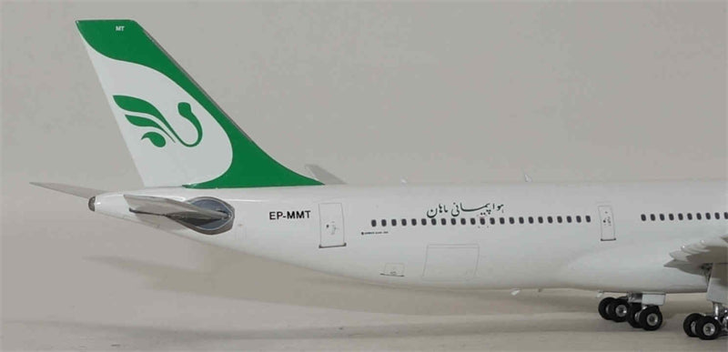 Phoenix 1:400 Mahan Air A340-300 EP-MMT DIECAST Model