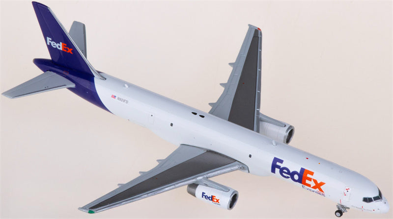 Geminijets FedEx for Boeing 757-200SF N921FD 1:400 Airplane Pre-built Airliner Model Display