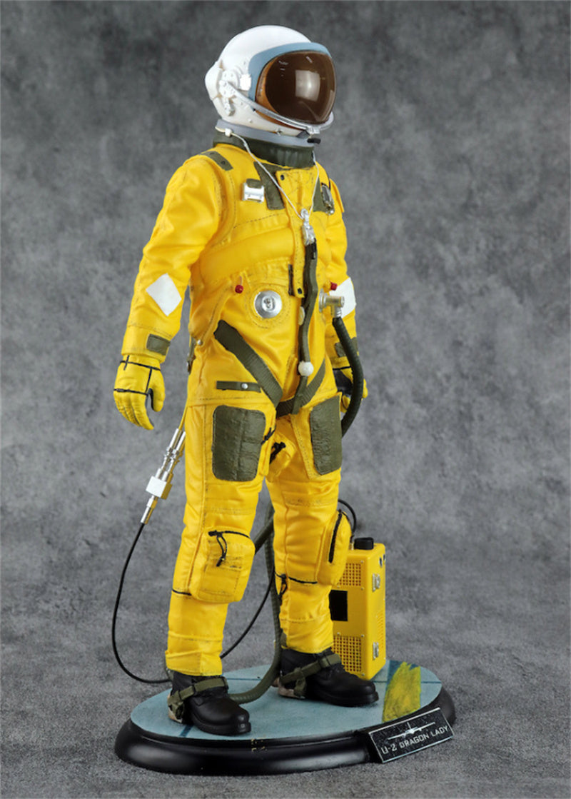 HOBBY MASTER U-2 Dragon Lady Pilot Figure (Polyresin Statue) 1:8 Figure Pre-built Model