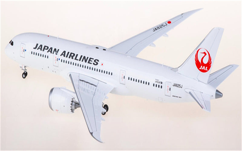 SQ Wings Japan Airlines Boeing 787-8 JA825J 1:200 Diecast Model view 4