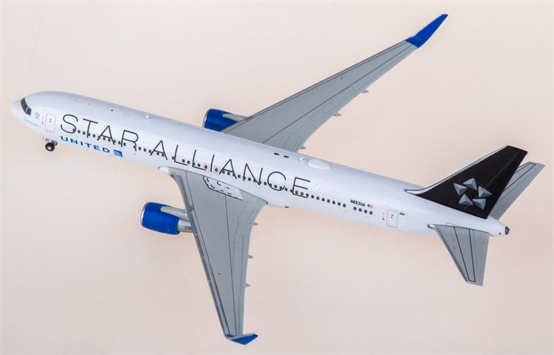 Geminijets United Airlines Boeing 767-300ER N653UA Star Alliance 1:400 Diecast Model view 3