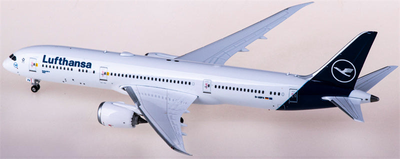 Phoenix 1:400 Lufthansa Boeing 787-9 D-ABPA Diecast Model view 4