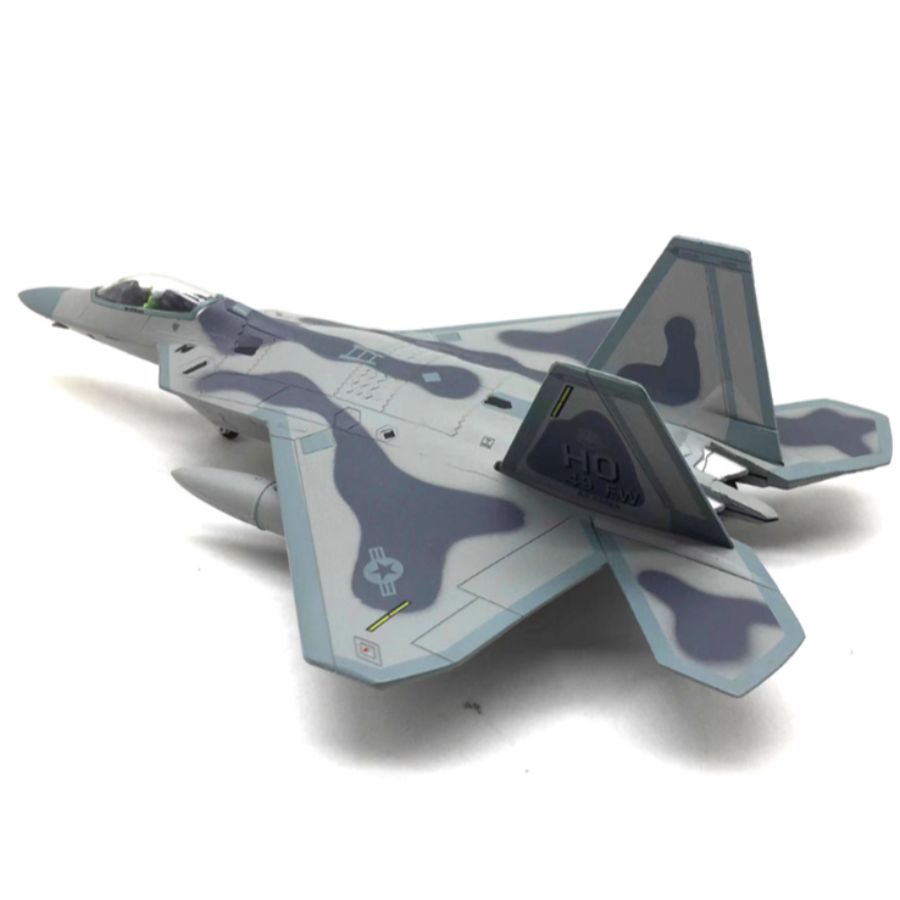 FLOZ US Lockheed Martin F-22 Raptor fighter jet 1:100 Aircraft Pre-built Model