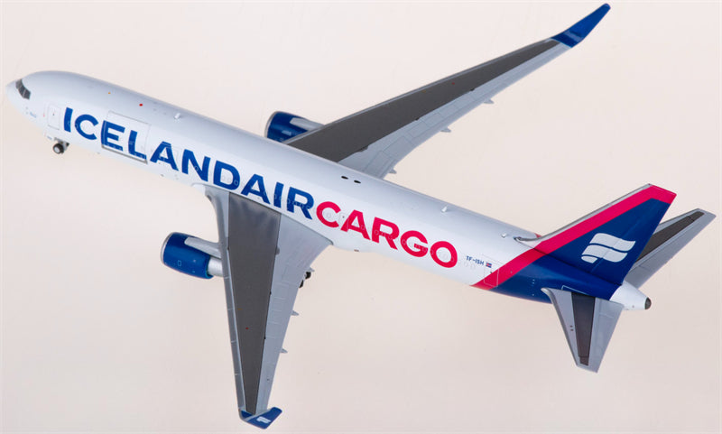 JC Wings Icelandair Cargo Boeing 767-300ER TF-ISH 1:400 Diecast Model view 2