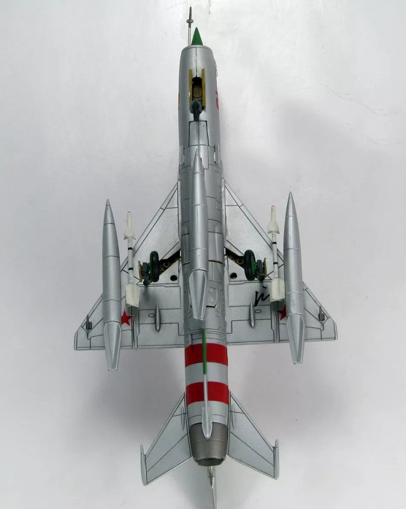 HOBBYMASTER Soviet Air Force MiG-21SM Invasion of Czechoslovakia 1:72 Model 1968 Prague Spring Red 16