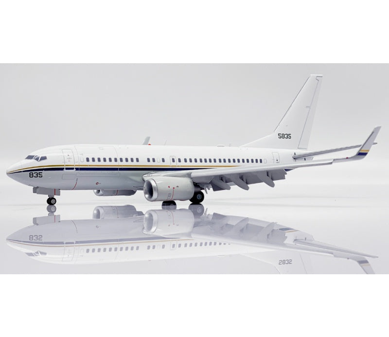 JC Wings 1:200 USA NAVY B737-700 165835 Flaps down DIECAST Model