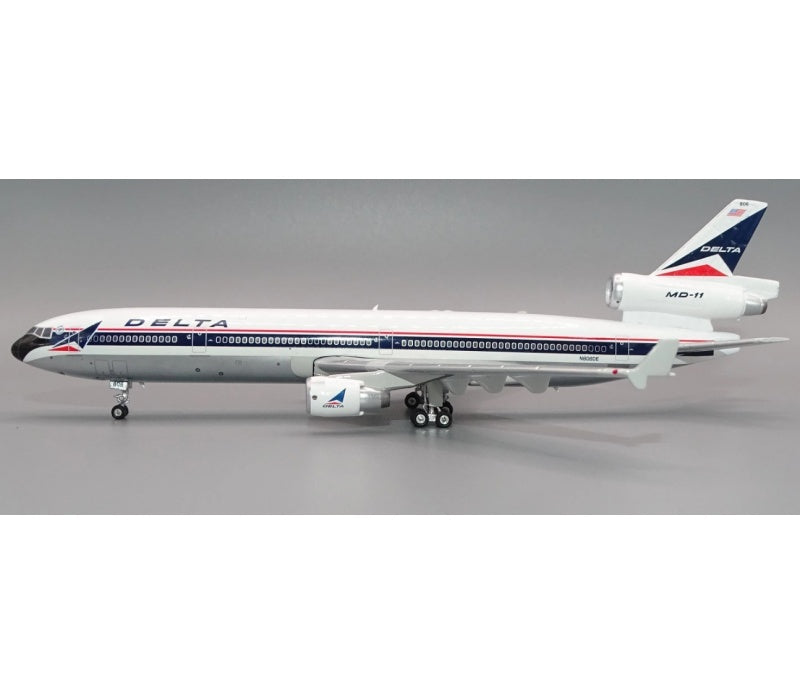 Phoenix 1:400 Delta Air Lines MD-11 N806DE  DIECAST Model