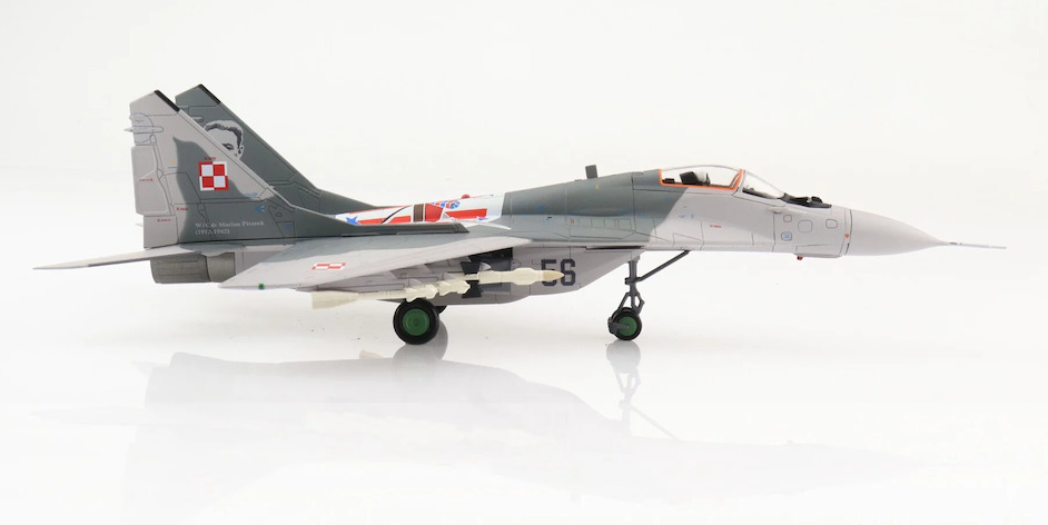 HOBBY MASTER Polish Air Force / Minsk Mazowiecki AB MIG-29 1 ELT 1:72 Model 2016  Wing Cdr. Marian Pisarek 56